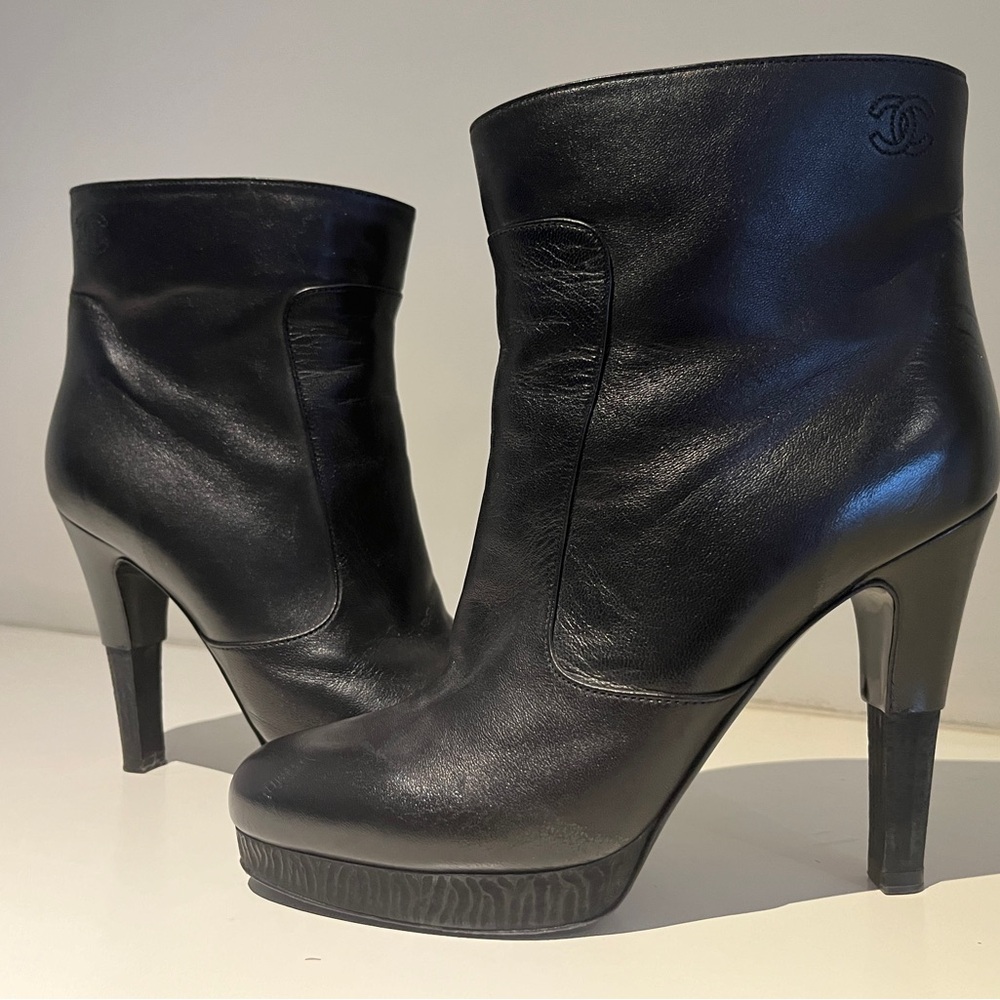 **SOLD** Chanel Lambskin booties-size 39